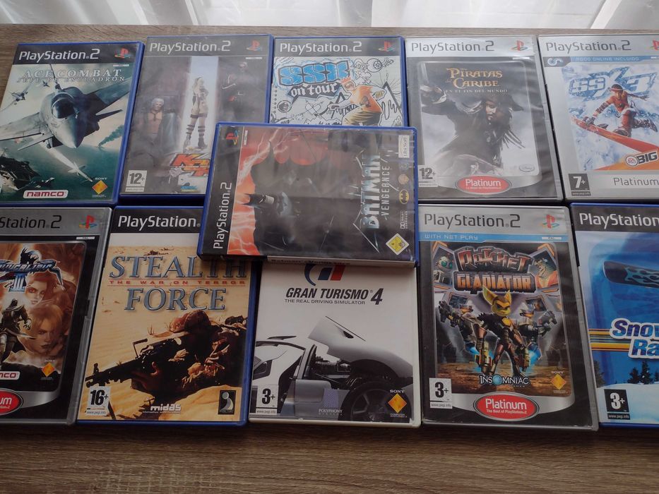 Комплект конзола PS2  с игри и аксесоари