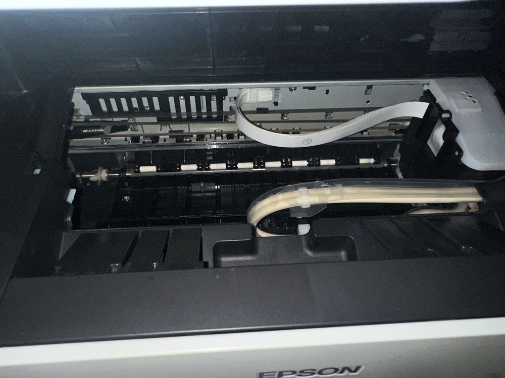 Epson M2140 3v1 holati yaxshi aybi yoq ishlashi ideal