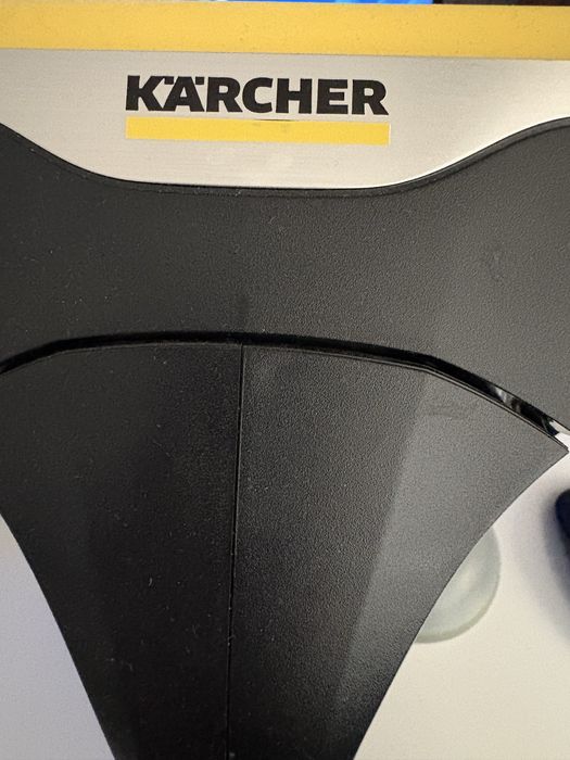 Акумулаторна стъклочистачка Karcher WV 2 Black Edition