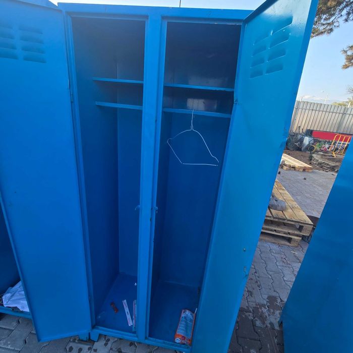 Двойни метални шкафчета