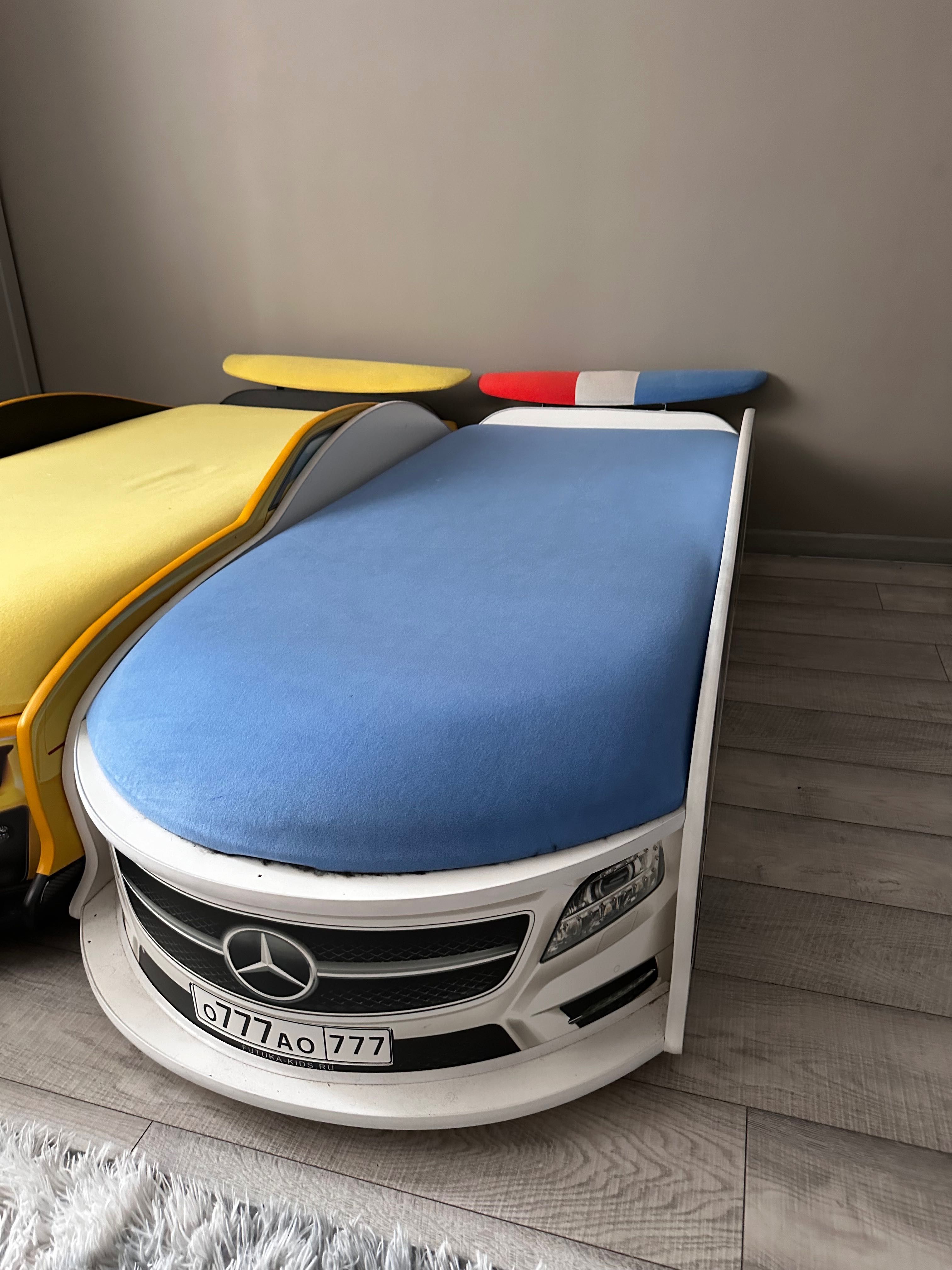Детская кровать-автомабиль