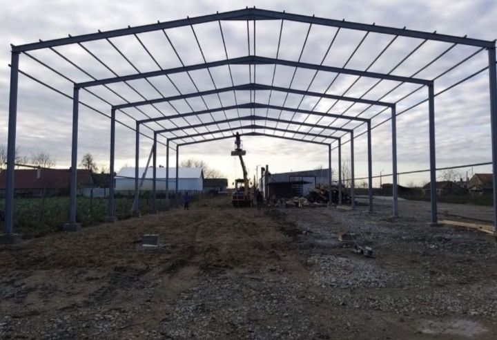 Vând ală metalică de pe stoc 10 m lățime 20 lungime 4 m la strașină cu