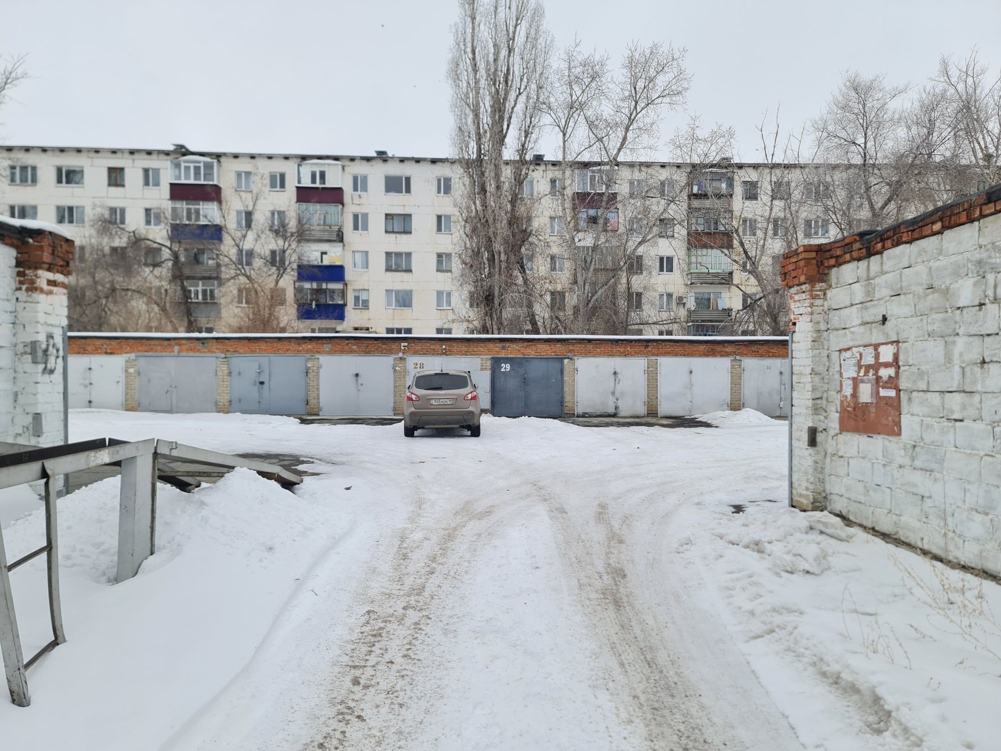 Сдам в аренду или продам гараж в городе напротив ДЕКО