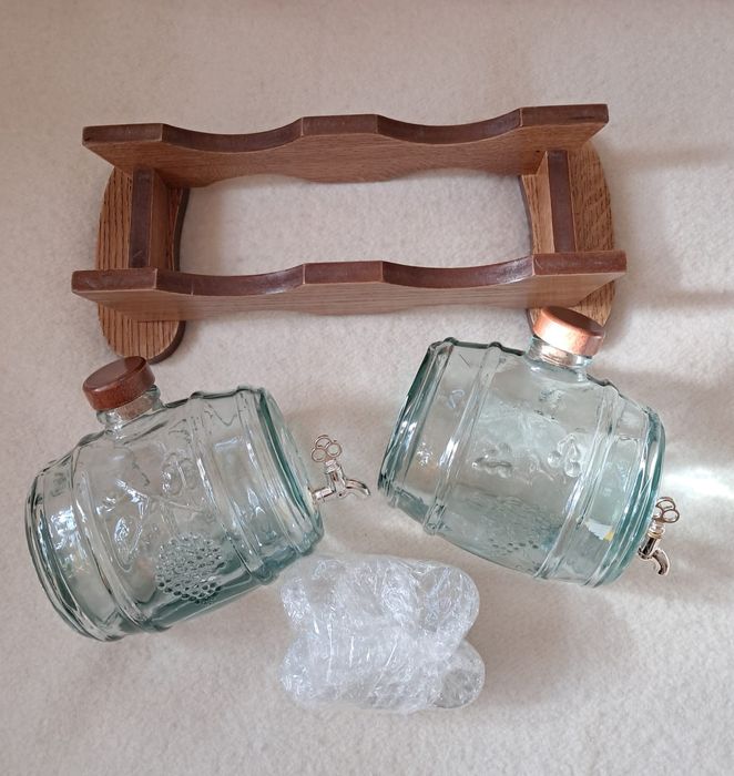 Чисто нови стъклени буренца