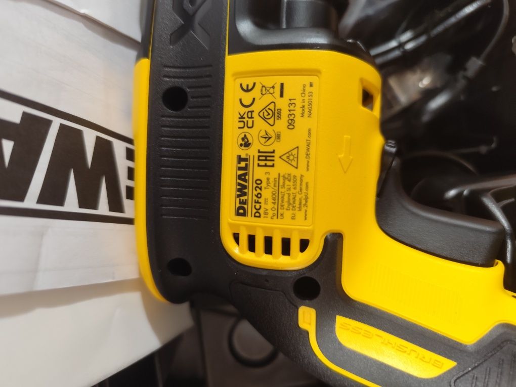 Комплект винтоверт за гипсокартон Девалт Dewalt DCF620D2K