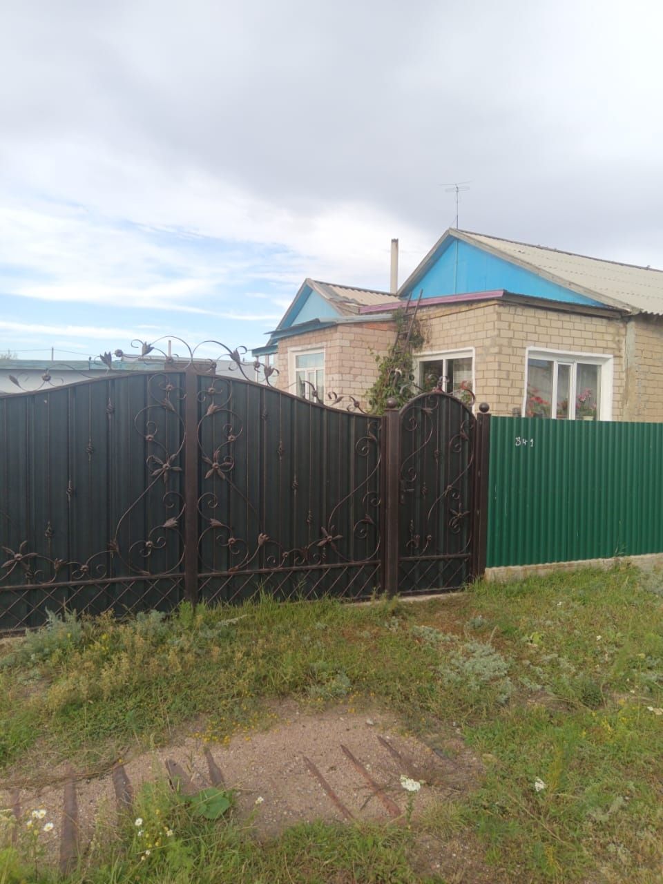 Продам дом на 2 хозяев