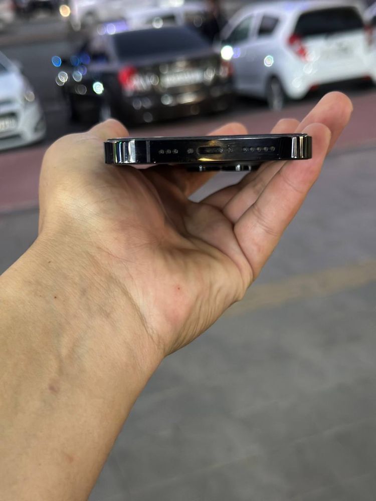 Iphone 14 pro qora rangda