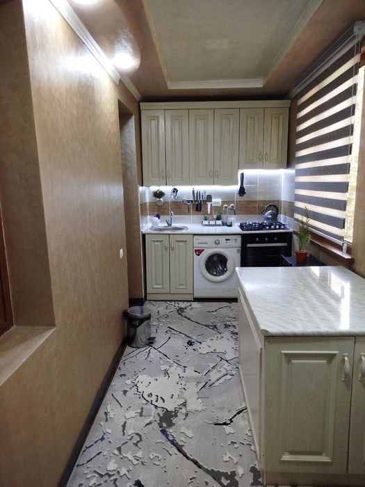 Уч тепа тумани 4/4/5
Ориентир: Изза, Урикзор

4/3/9 
Площадь: 96 м2

Е