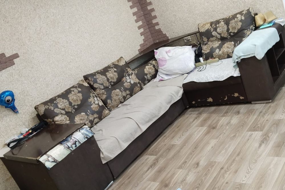 Отдам диван Б/У.