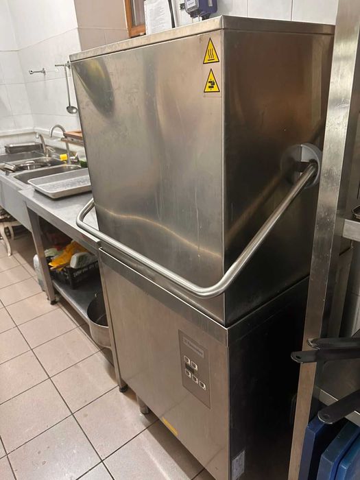 Продам посудомоечную машину