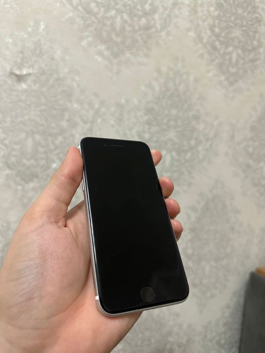 iPhone SE 2020 года