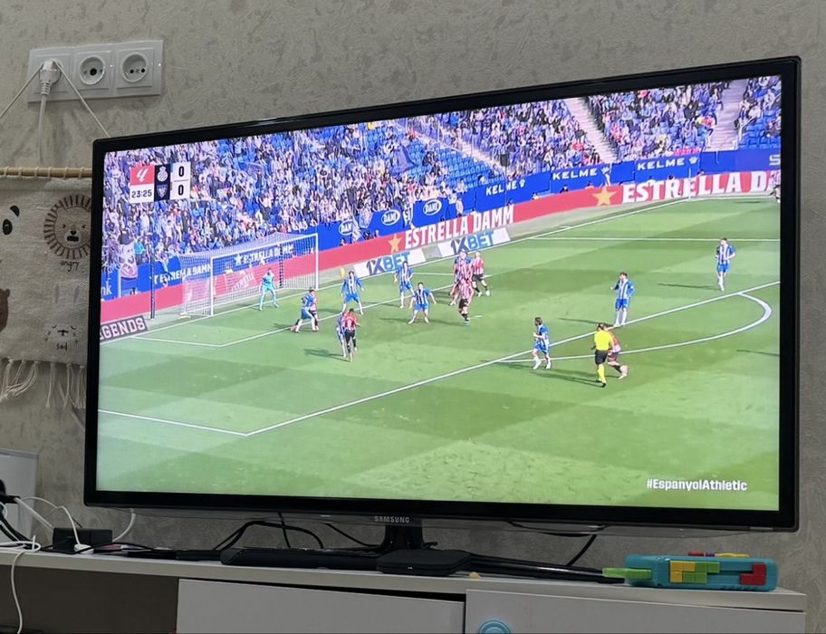 Samsung UE40ES6100W + Xiaomi TV Box S (2nd Gen)