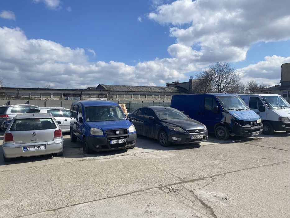 Inchiriez curte/ platforma betonata Interioara nr 2