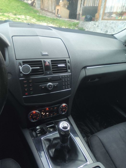 Vând Mercedes Benz C class