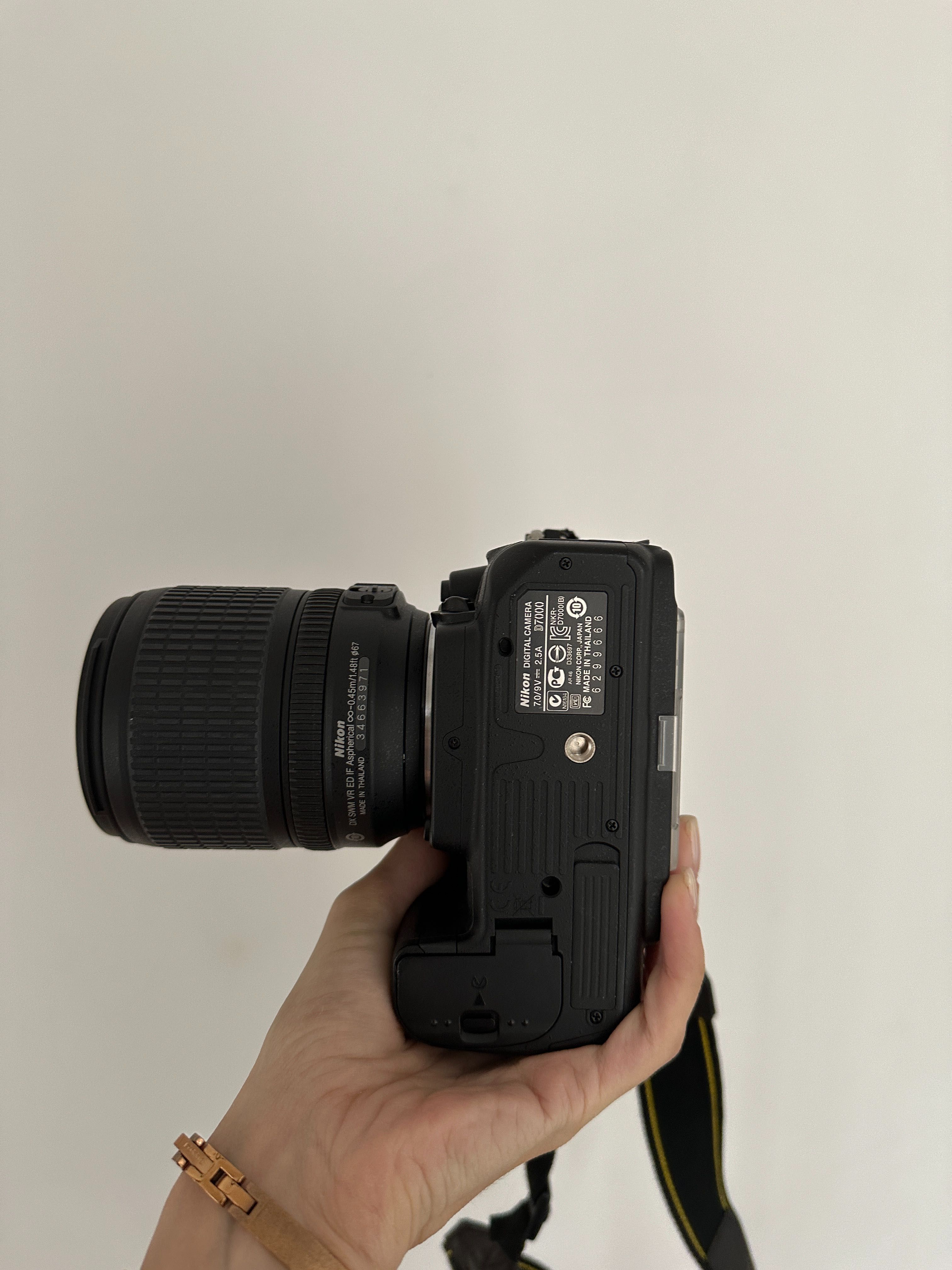 Nikon d7000 cu obiectiv 18 - 105mm