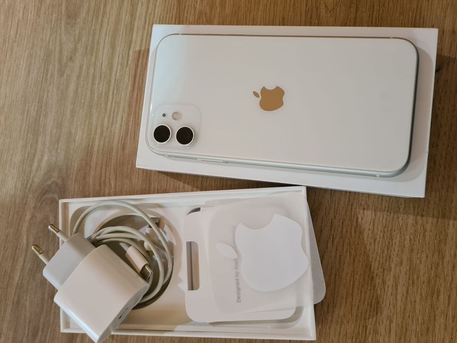 iPhone 11
With , 64 GB, Excelent
