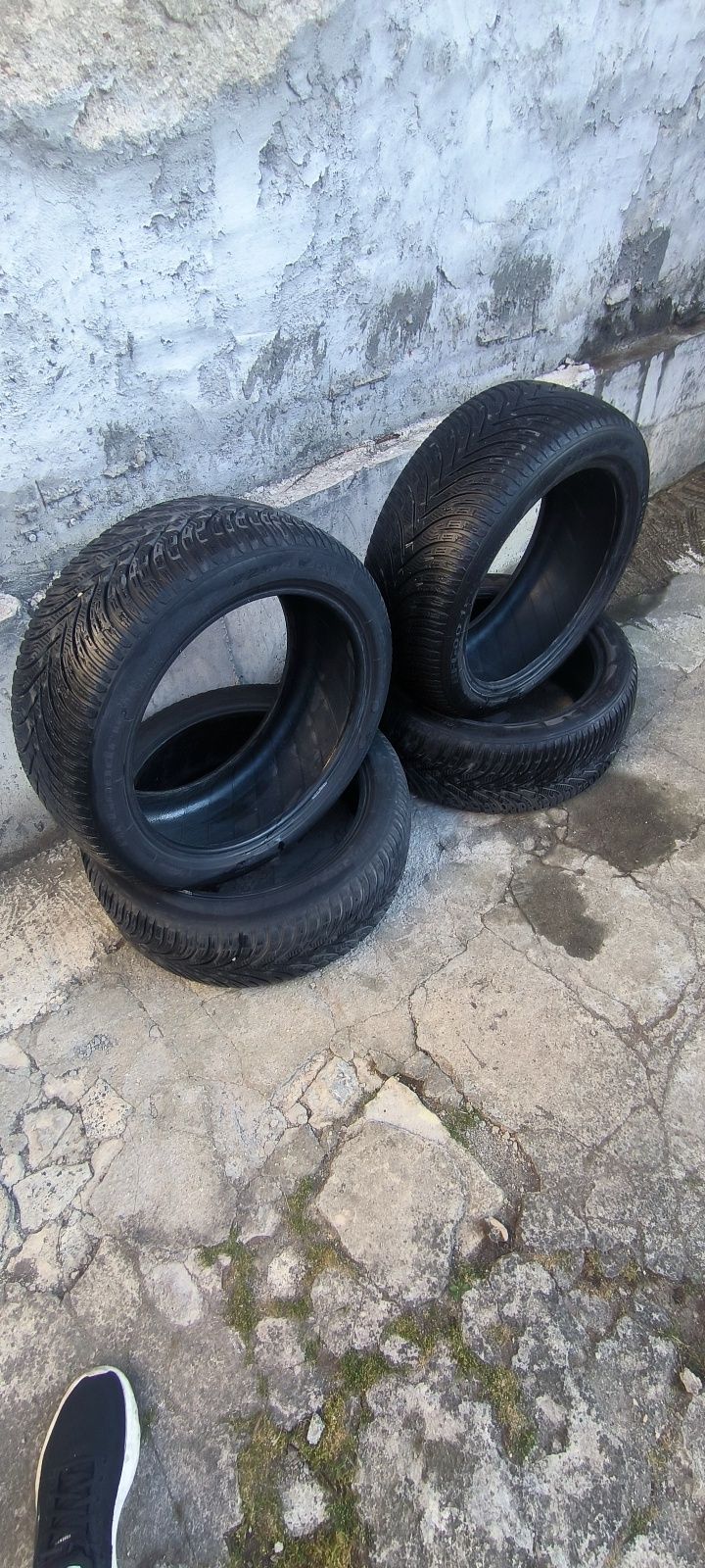 Зимни гуми 17 цола BF Goodrich 225/45 дот 2019г