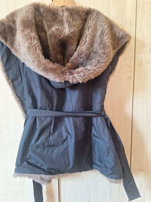 Актуален елек с кафява яка и подплата