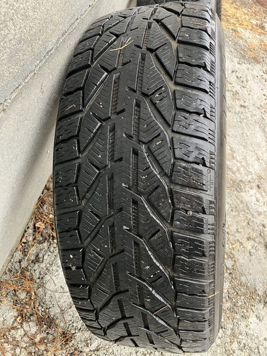 Vand cauciucuri de iarnă TAURUS 225 60 R17 103V