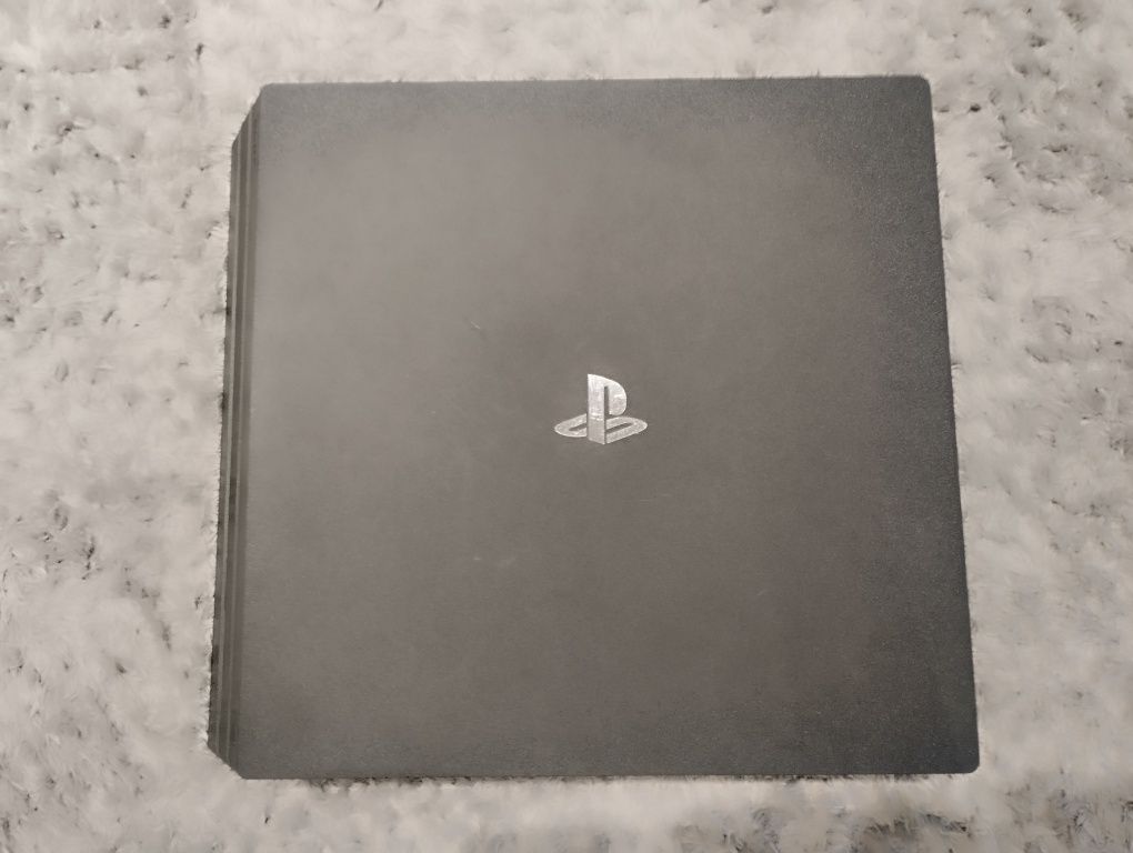 Sony PlayStation 4 pro на 860 gb