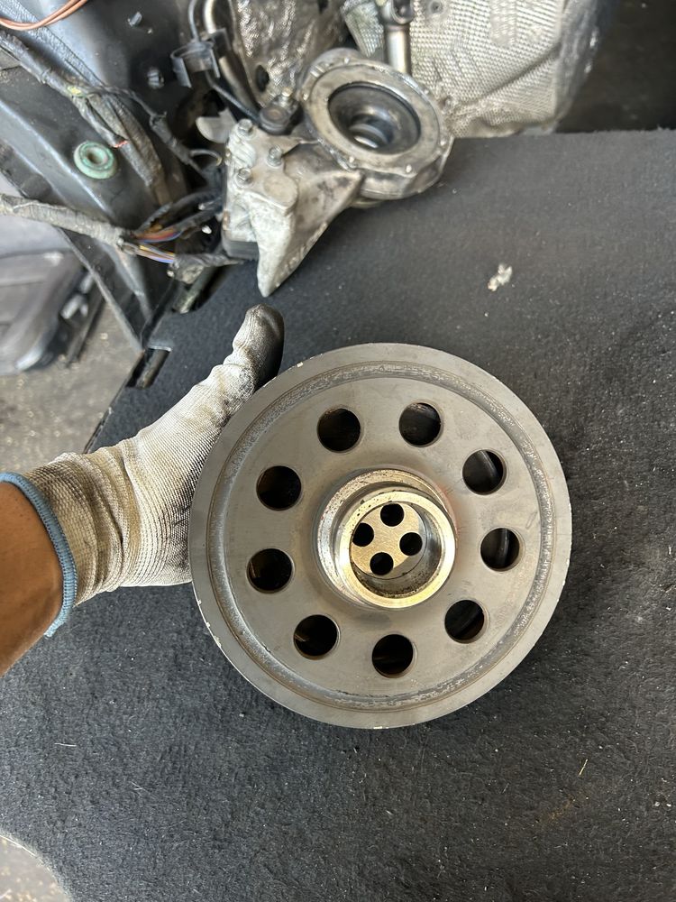 Демпферна шайба БМВ Е90 е91 е92 е87 n47d20 143hp 177hp