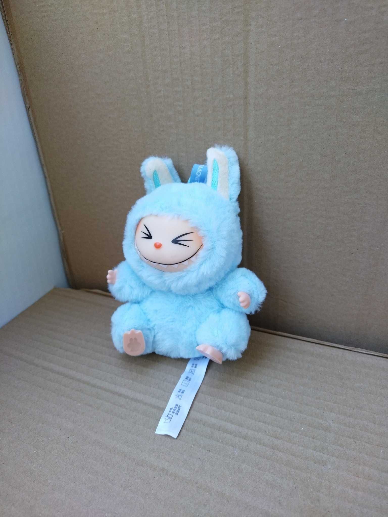 Pop Mart Лабубу Labubu плюшена играчка Серия Labubu Have A Seat, 15 cm