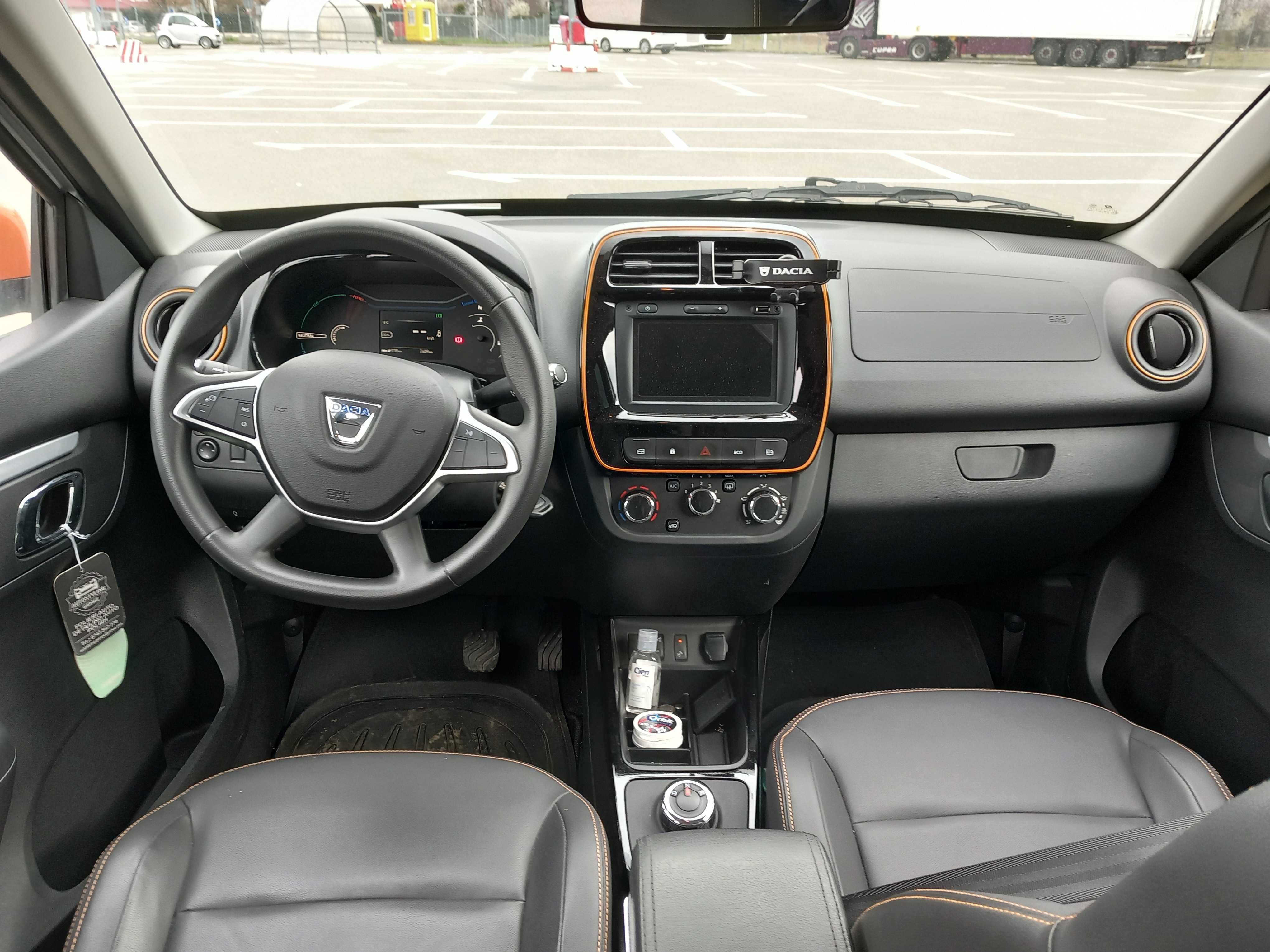 Dacia Spring an 2022/7600km.