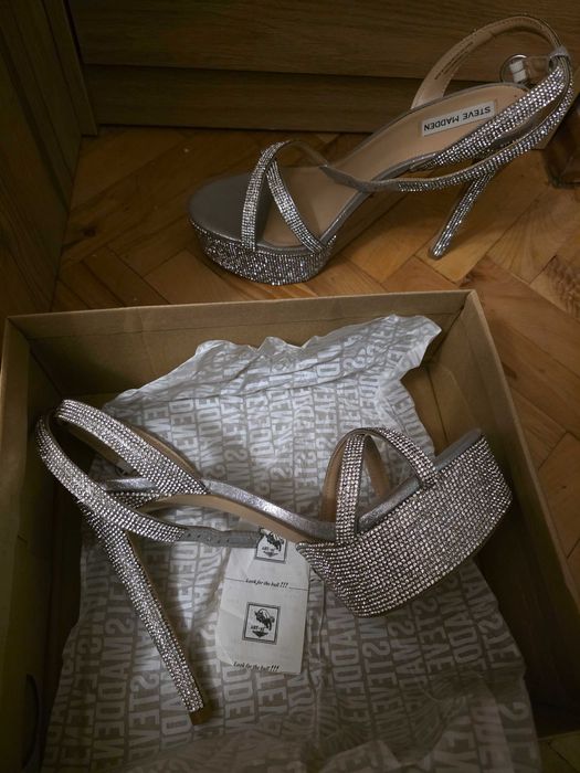 Стилни дамски обувки за шоу