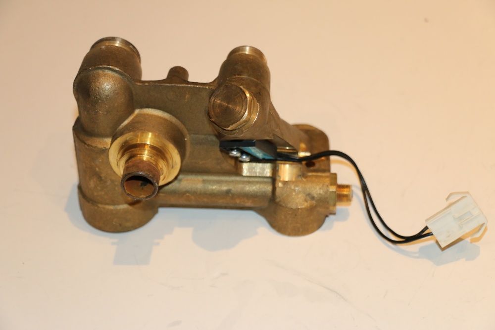 Grup fluxostat si senzor ACM Centrala Bosch ZW24-2 DH AE23 S5900