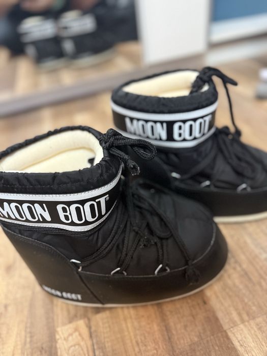 Moon Boot запазени