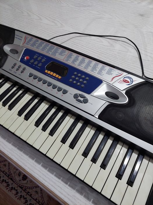 МК-2063 ЯМАХА черно-белом цвете