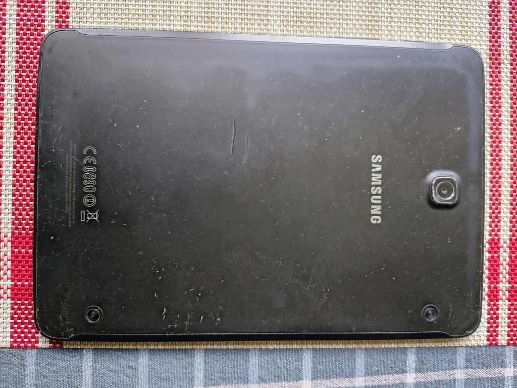 Продавам таблет Samsung