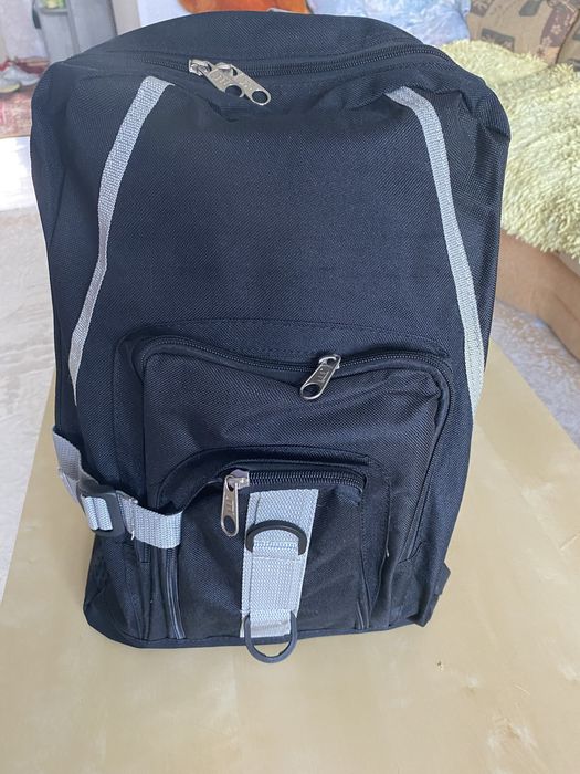 Два рюкзака новые.