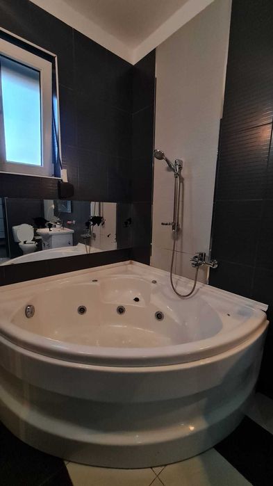 Inchiriez penthouse,2 camere,cart europa/zorilor