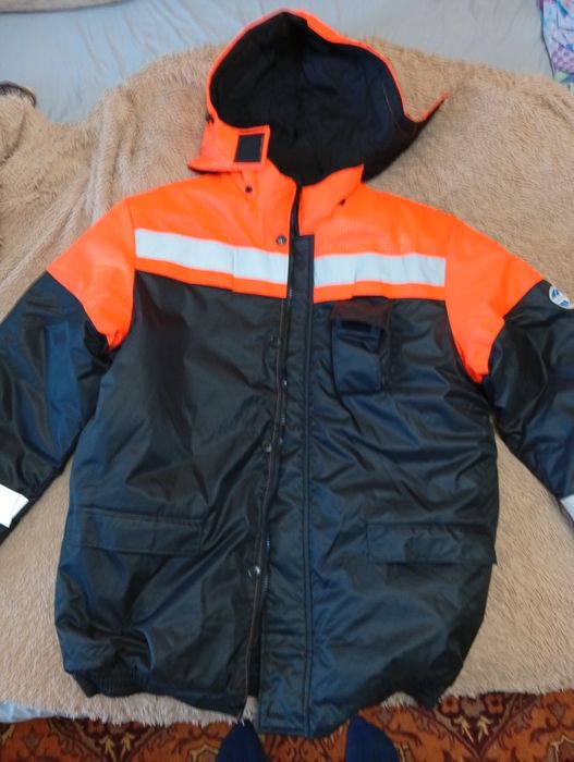 Продам новую зимнюю спецовку (верх)