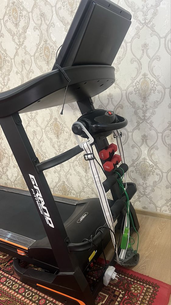 Продам беговую дорожку Grand Fitness