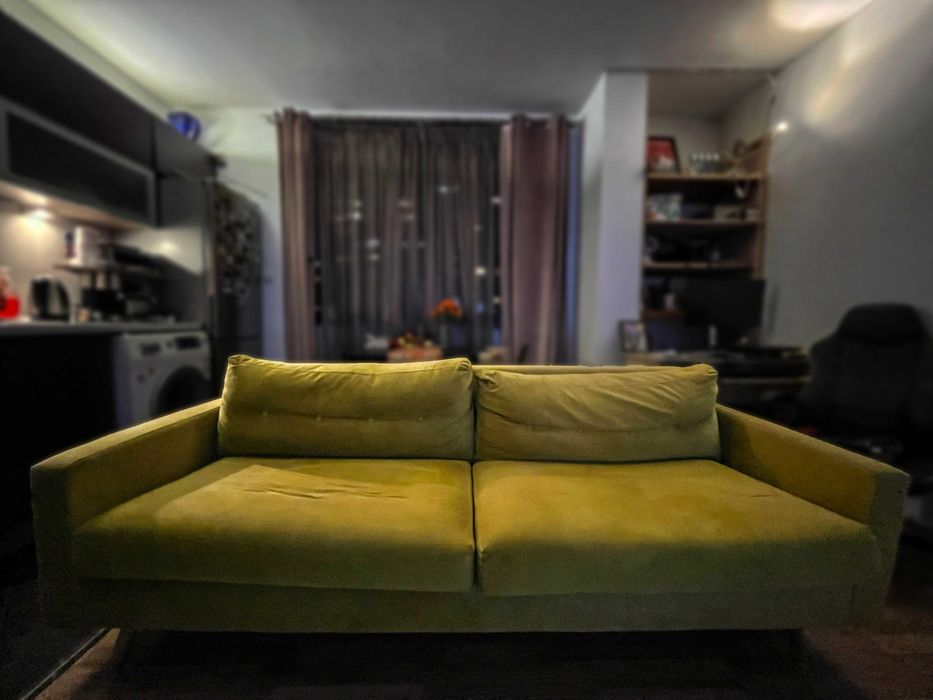 Много удобен диван цвят горчица!