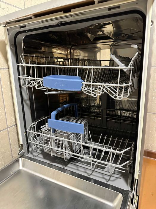 Посудомоечная машина Bosch SilencePlus в отличном состоянии