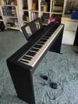 Pian digital Yamaha P-45