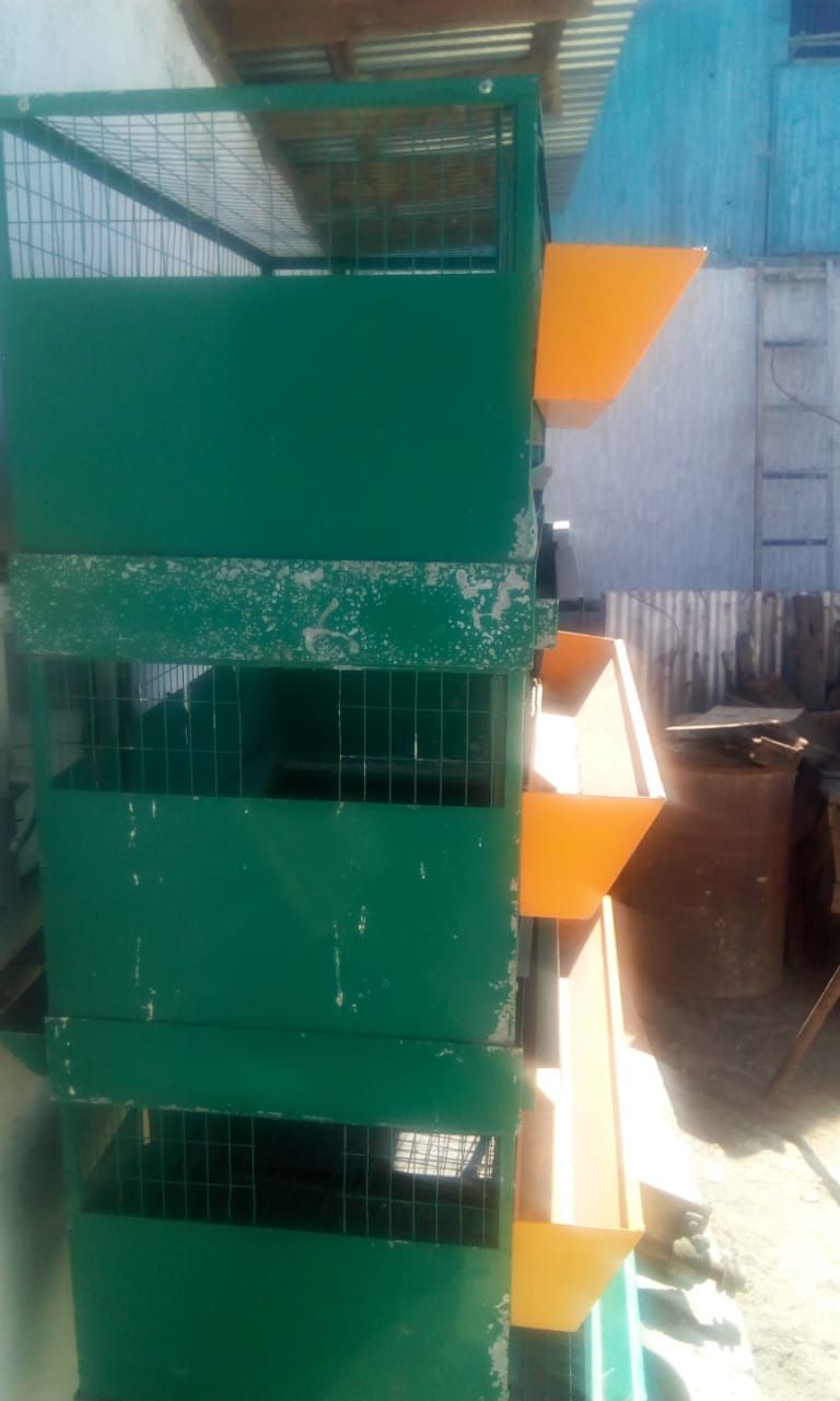 Продам клетку трёх ярусную для содержания курей