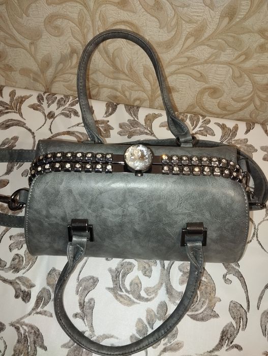 Сумочка новая продам