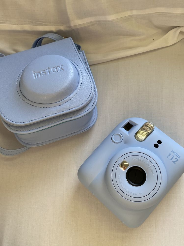 Instax 12 mini в голубом цвете