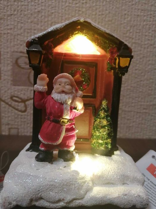 Коледни LED мини светещи сцени, фигурки за декорация на MAGIC VILLAGE.