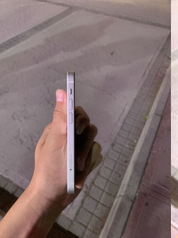 Iphone 12 mini.