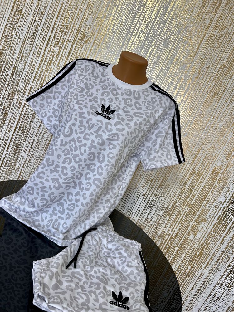 Compleu adidas scurt