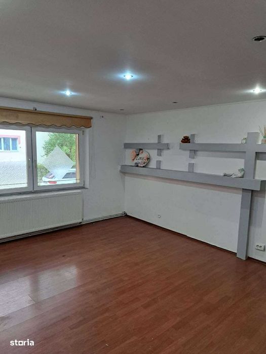 Apartament de vanzare 2 camere , Micro 16 , parter , 53.000 euro neg.
