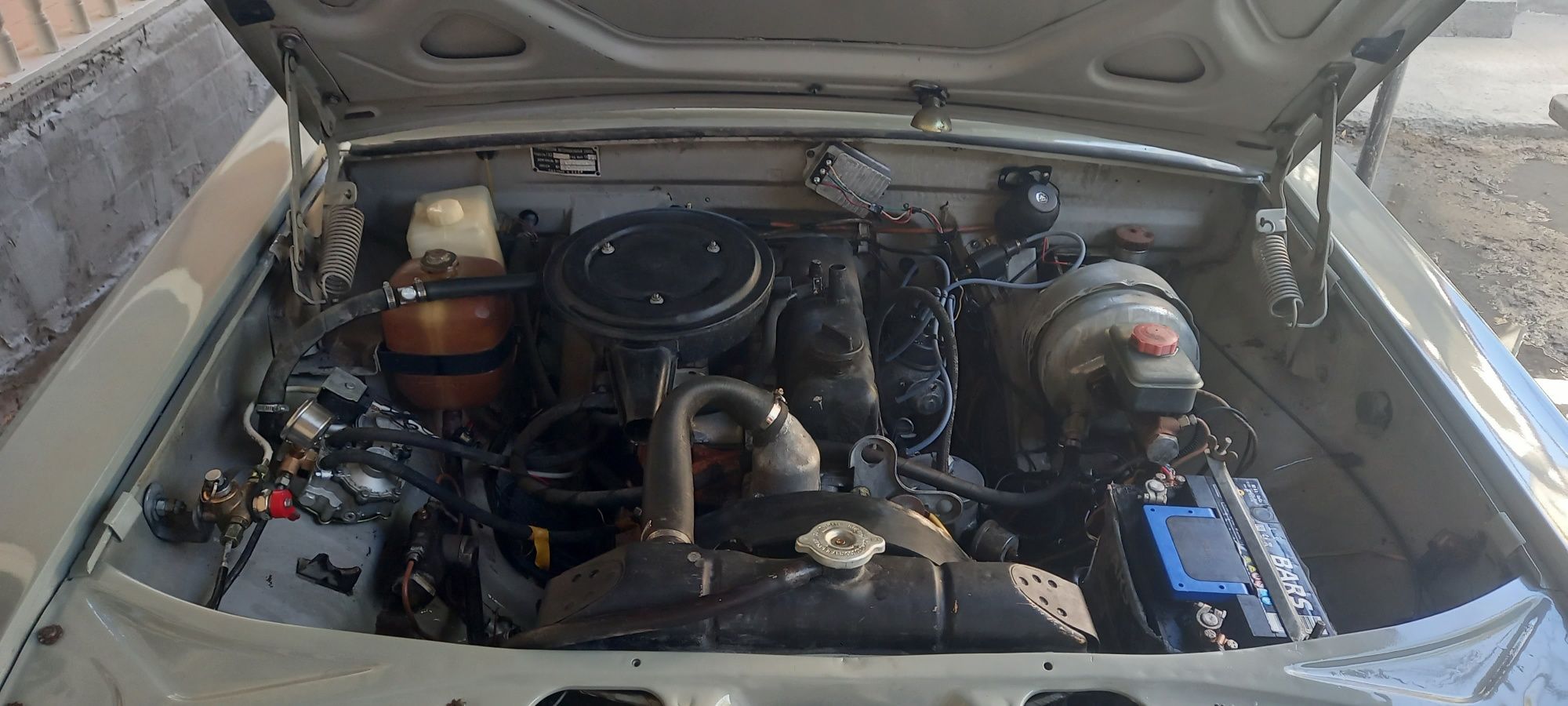 Gaz 2401 sotiladi