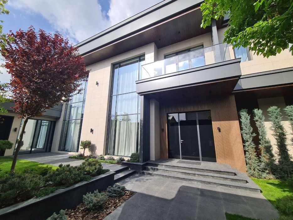 Продаётся шикарный дом по улице Никитина