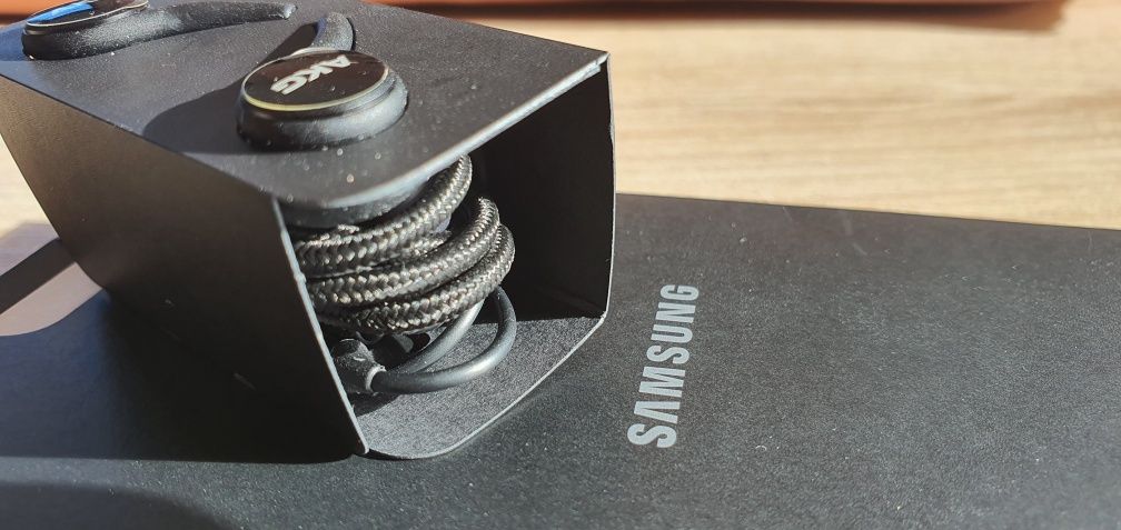 Слушалки с микрофон и управление на звука за Samsung Galaxy®