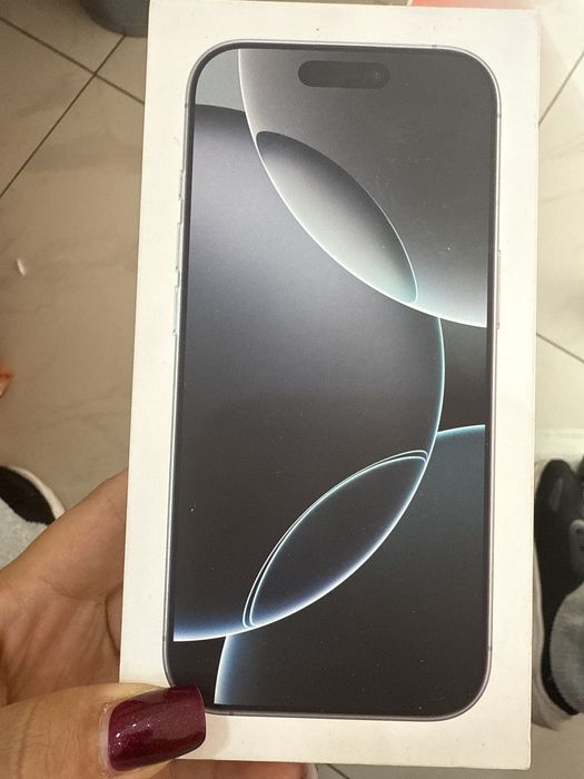 Продам айфон 16 про 128 мг